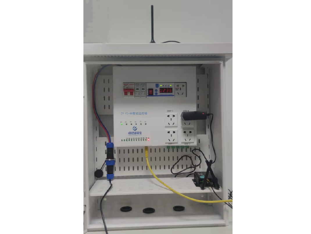 智能機箱-4G版本帶重合閘